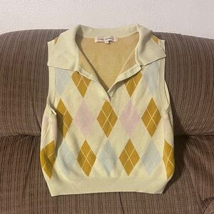 Sleeveless Argyle V-Neck Sweater Vest in Yellow Multi